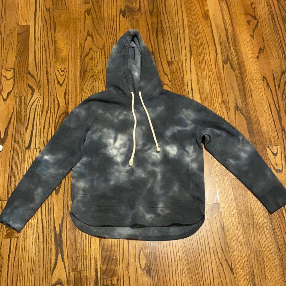 Target universal threads sweatshirt tie dye medium